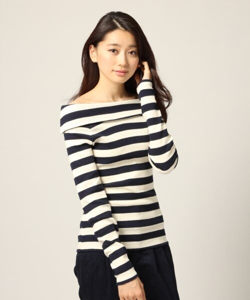 LOWRYS FARM（ローリーズファーム）の「ベアオフタートルプルオーバーロングスリーブ（トップス・レディース・オフ×ブラック/ブラック/グレー1/グレー2/グレー3・Ｍ/Ｌ）」の3枚目の写真