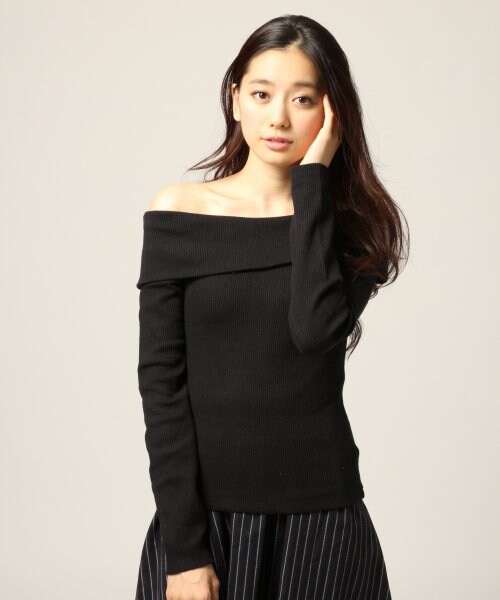 LOWRYS FARM（ローリーズファーム）の「ベアオフタートルプルオーバーロングスリーブ（トップス・レディース・オフ×ブラック/ブラック/グレー1/グレー2/グレー3・Ｍ/Ｌ）」の2枚目の写真