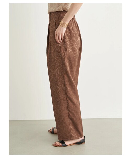 earth music&ecology（アースミュージックアンドエコロジー）の「【先行予約】サテンジャガードパンツ（パンツ・アイボリー/ベージュ/ブラウン・F）」の4枚目の写真