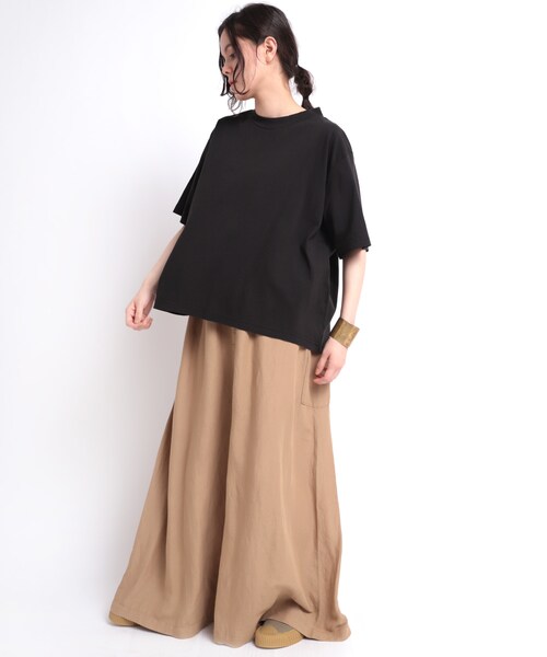 RNA-N（アールエヌエーエヌ）の「M1635 18/OE脱脂度詰天竺モックネックTシャツ（トップス・レディース・グレージュ/キャメル/グリーン/ブラック/キナリ）」の10枚目の写真