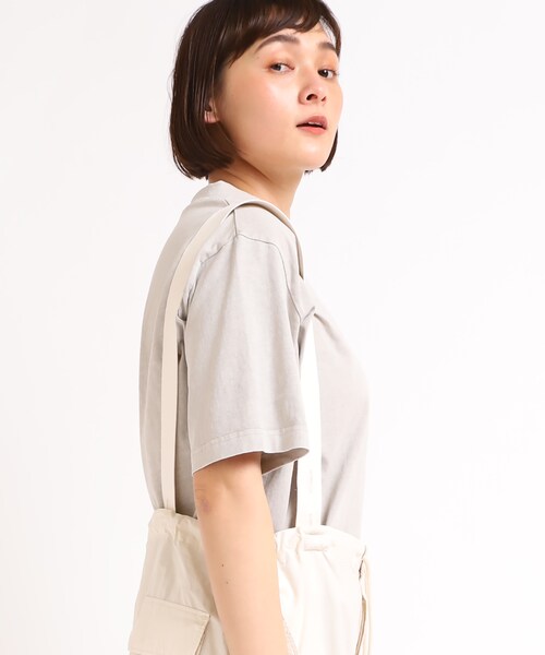 RNA-N（アールエヌエーエヌ）の「M1635 18/OE脱脂度詰天竺モックネックTシャツ（トップス・レディース・グレージュ/キャメル/グリーン/ブラック/キナリ）」の14枚目の写真