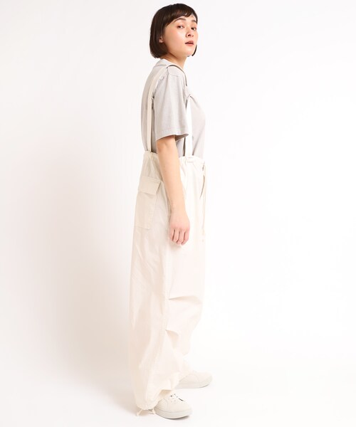 RNA-N（アールエヌエーエヌ）の「M1635 18/OE脱脂度詰天竺モックネックTシャツ（トップス・レディース・グレージュ/キャメル/グリーン/ブラック/キナリ）」の17枚目の写真