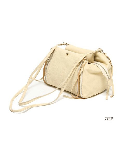 MURIEL&MERCURIA（マリエルアンドマキュリア）の「ラムレザーキューブバッグ（ショルダーバッグ・レディース・BLACK/BROWN/OFF/PINK・F）」の2枚目の写真