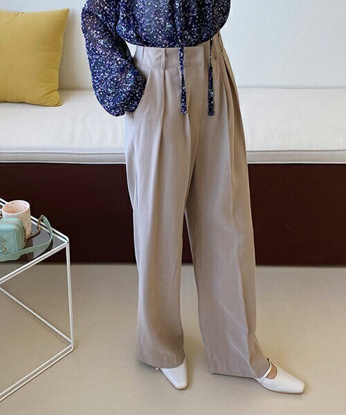 DHOLIC(ディーホリック)の「タックハイウエストスラックス(スラックス・レディース・ブルー/ピンク/ベージュ/ブラック・ONESIZE)」の3枚目の写真