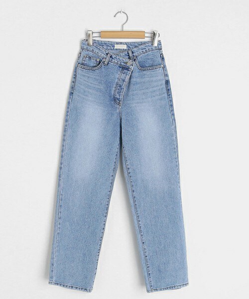 DHOLIC（ディーホリック）の「アンバランスボタンパンツ（デニムパンツ・レディース・ホワイト/ブルー・S/M）」の2枚目の写真