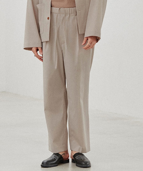LIDNM（リドム）の「CUPRO RATINE EASY TROUSERS（スラックス・メンズ・ベージュ/グレー・S/M/L）」の16枚目の写真