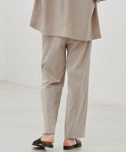 LIDNM（リドム）の「CUPRO RATINE EASY TROUSERS（スラックス・メンズ・ベージュ/グレー・S/M/L）」の19枚目の写真