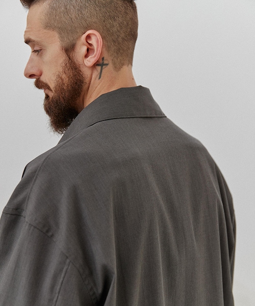 LIDNM（リドム）の「CUPRO RATINE SHIRT JK（シャツ/ブラウス・メンズ・ベージュ/グレー・M/L）」の6枚目の写真