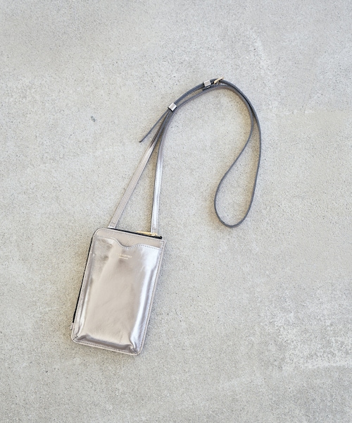 RIVE DROITE（リヴドロワ）の「《予約》【VIOLAd'ORO(ヴィオラドーロ)】メタリックスマホポシェット（ショルダーバッグ・レディース・ゴールド/シルバー・F）」の2枚目の写真