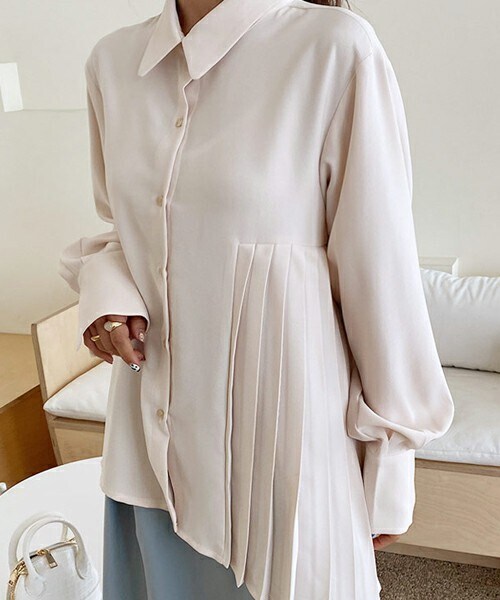 DHOLIC（ディーホリック）の「サイドプリーツシャツ（シャツ/ブラウス・レディース・グリーン/ベージュ/ブラック・ONESIZE）」の3枚目の写真