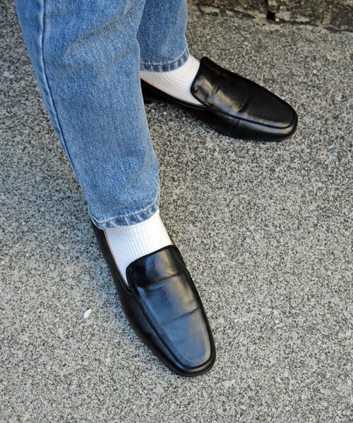 Marient(マリエント)の「Latex Flat Loafers(ローファー・レディース・ブラック・23.5/24.0/24.5)」の1枚目の写真