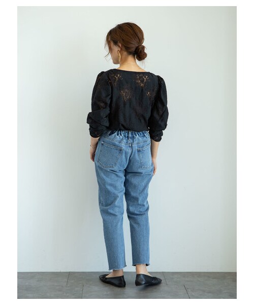 Green Parks(グリーンパークス)の「・ELENCARE DUE レースシャーリングブラウス(トップス・オフホワイト/ブラック/ブルー・F)」の9枚目の写真