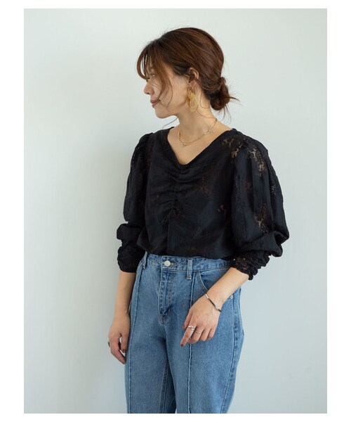 Green Parks(グリーンパークス)の「・ELENCARE DUE レースシャーリングブラウス(トップス・オフホワイト/ブラック/ブルー・F)」の10枚目の写真