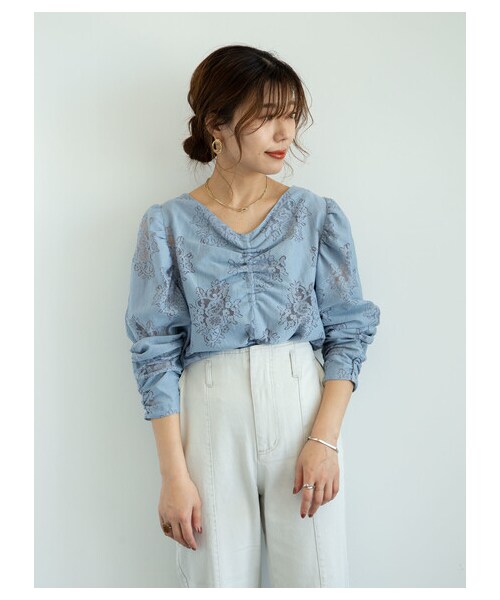 Green Parks(グリーンパークス)の「・ELENCARE DUE レースシャーリングブラウス(トップス・オフホワイト/ブラック/ブルー・F)」の19枚目の写真