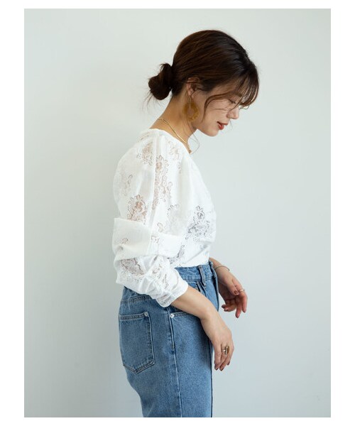 Green Parks(グリーンパークス)の「・ELENCARE DUE レースシャーリングブラウス(トップス・オフホワイト/ブラック/ブルー・F)」の4枚目の写真