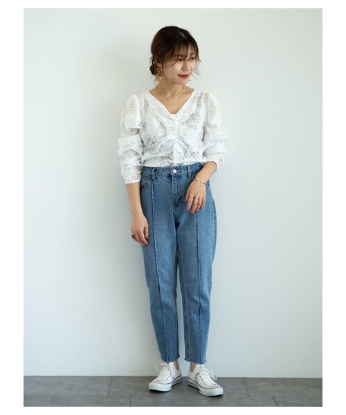 Green Parks(グリーンパークス)の「・ELENCARE DUE レースシャーリングブラウス(トップス・オフホワイト/ブラック/ブルー・F)」の2枚目の写真