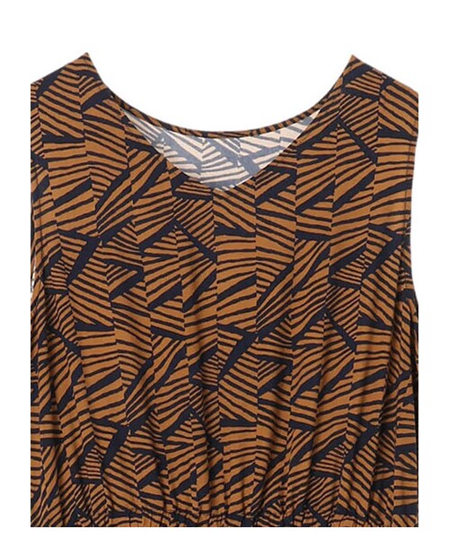 YECCA VECCA（イェッカヴェッカ）の「P.2wayミュルーズプリントワンピース（ワンピース/ドレス・ブラック/キャメル・F）」の10枚目の写真