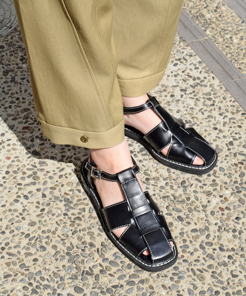 Marient(マリエント)の「Gurkha Sandals(サンダル・レディース・ブラック・23.5)」の1枚目の写真