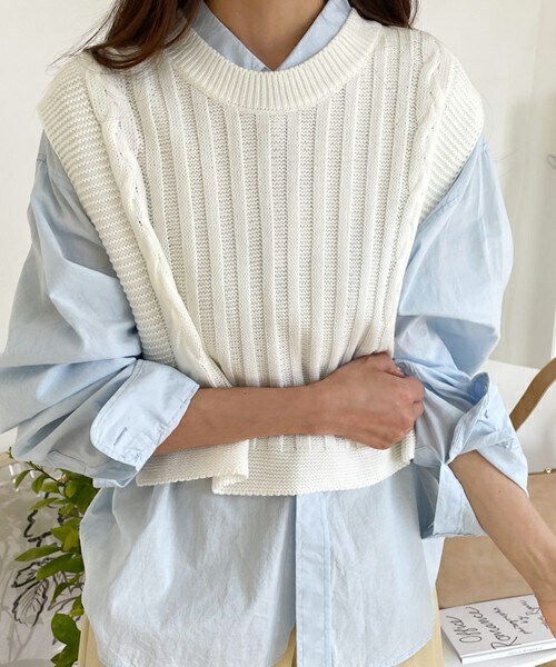 DHOLIC(ディーホリック)の「クロップドニットベスト(ベスト・レディース・ホワイト/ピンク/ベージュ/ブルー/ブラック・ONESIZE)」の1枚目の写真