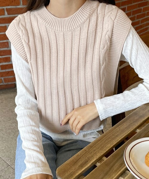 DHOLIC(ディーホリック)の「クロップドニットベスト(ベスト・レディース・ホワイト/ピンク/ベージュ/ブルー/ブラック・ONESIZE)」の3枚目の写真