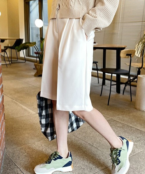 DHOLIC（ディーホリック）の「ハーフスラックス（スラックス・レディース・イエロー/ブルー/ホワイト/ベージュ・S/M）」の2枚目の写真