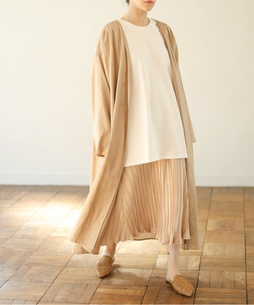 Auntie Rosa Holiday（アンティローザホリデー）の「麻ギャザーロングコート（ノーカラージャケット・レディース・ホワイト/ベージュ・FREE）」の2枚目の写真