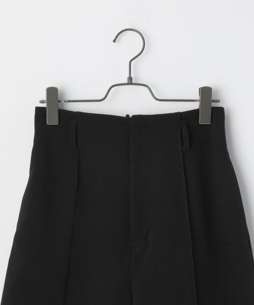 PAGEBOY（ページボーイ）の「バックルショートトラウザー（パンツ・ブラック/グレージュ）」の9枚目の写真