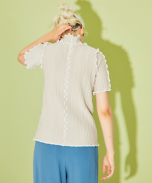 新品　INella ランダムタックメローハーフスリーブ INella（イネラ）の「ランダムタックメローハーフスリーブ（）」 - WEAR