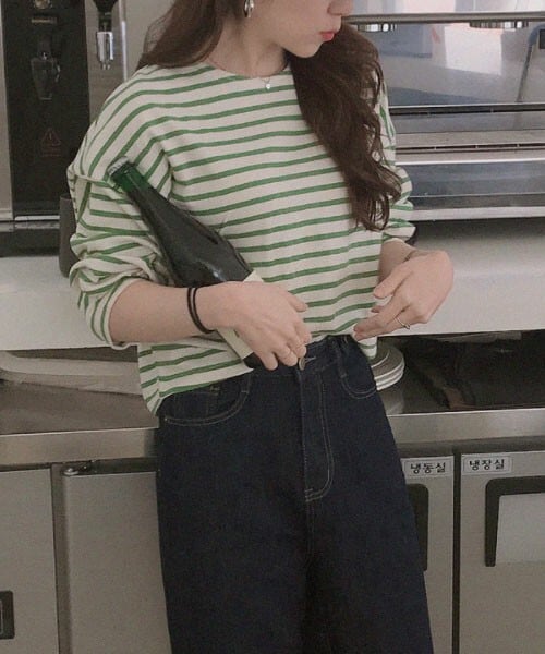 DHOLIC STYLE（ディーホリックスタイル）の「[naturalmind] ピンタックヘムボーダーTシャツ（Tシャツ/カットソー・レディース・ブルー/グリーン/ブラック・ONESIZE）」の3枚目の写真