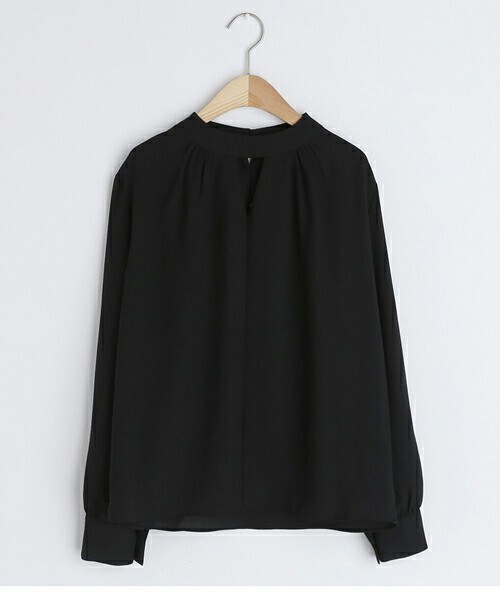 DHOLIC（ディーホリック）の「ネックスリットブラウス・全3色・t67046（シャツ/ブラウス・レディース・ホワイト/ベージュ/ブラック・ONESIZE）」の2枚目の写真