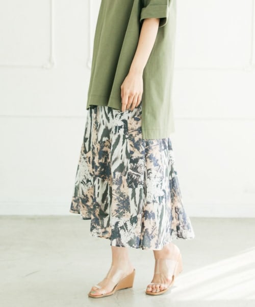 LEPSIM（レプシィム）の「コラージュガラシフォンスカート（スカート・モノトーン/パープル）」の2枚目の写真