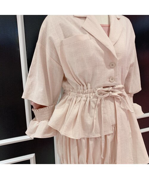 lilLilly（リルリリー）の「アシンメトリーフリルジャケット（トップス・レディース・BEIGE/DENIM/CHECK）」の3枚目の写真