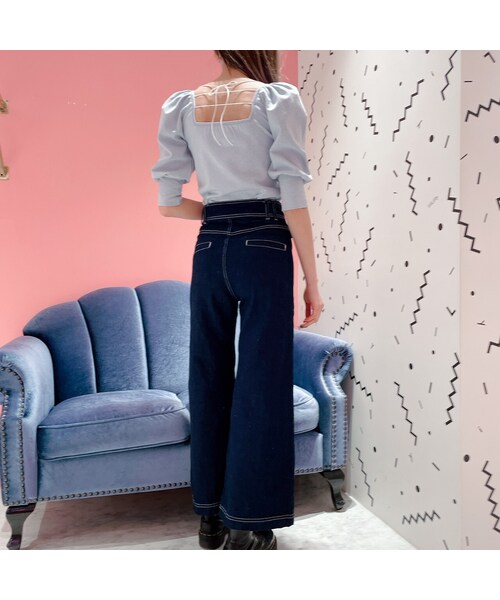 lilLilly（リルリリー）の「【先行予約】ステッチフレアデニムパンツ（パンツ・レディース・INDIGO(S)/INDIGO(M)/BLACK(S)/BLACK(M)）」の2枚目の写真