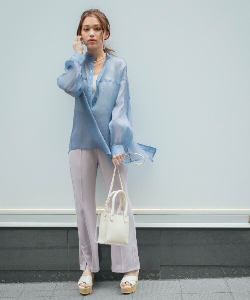 Heather(ヘザー)の「センタープレススリットフレアパンツ(パンツ・ホワイト系ハナガラ/ブラック/グレー/ピンク)」の9枚目の写真