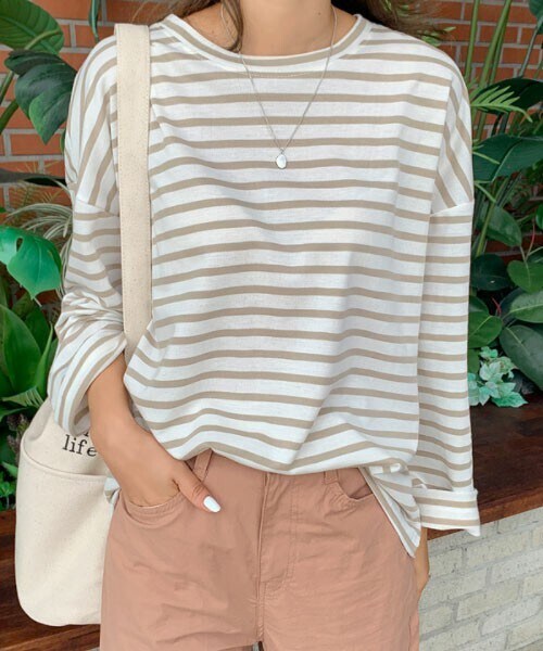 DHOLIC STYLE（ディーホリックスタイル）の「[mayblue] ドロップショルダーボーダーTシャツ（Tシャツ/カットソー・レディース・ブラック/ベージュ/グレー/ピンク/グリーン・ONESIZE）」の3枚目の写真