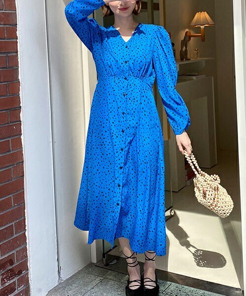 DHOLIC(ディーホリック)の「レオパードVネックワンピース(ワンピース・レディース・ブラック/ブルー・ONESIZE)」の2枚目の写真