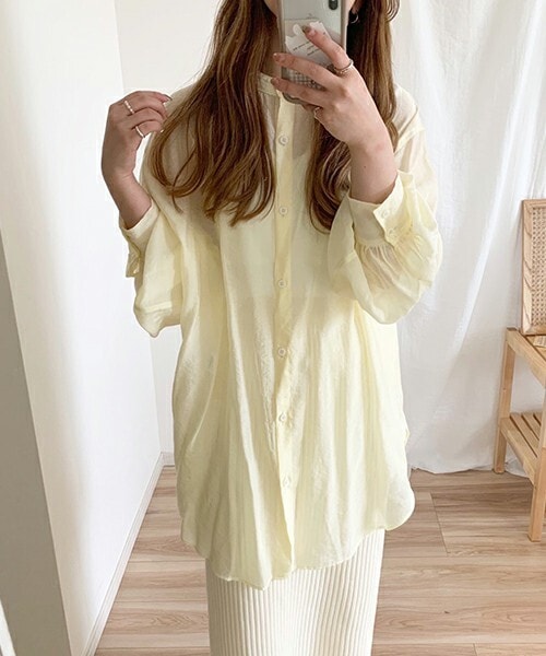 chocomee（チョコミー）の「シアーバンドカラーシャツ（シャツ/ブラウス・レディース・ベージュ/イエロー/グリーン・FREE）」の3枚目の写真