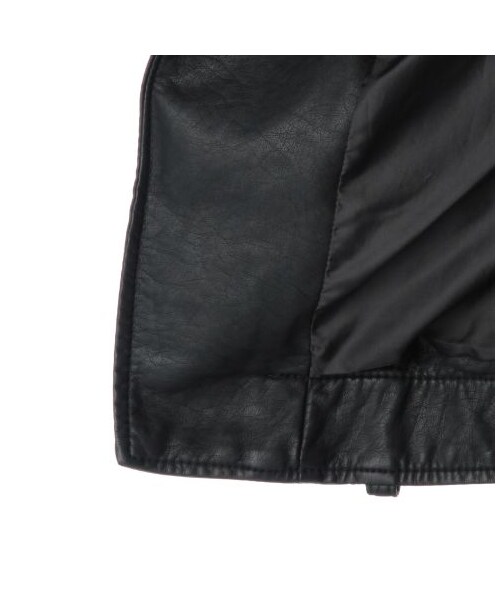 OZOC（オゾック）の「フェイクレザーライダースジャケット（ライダースジャケット・レディース・ブラック/ベージュ系/ネイビー系・M）」の9枚目の写真