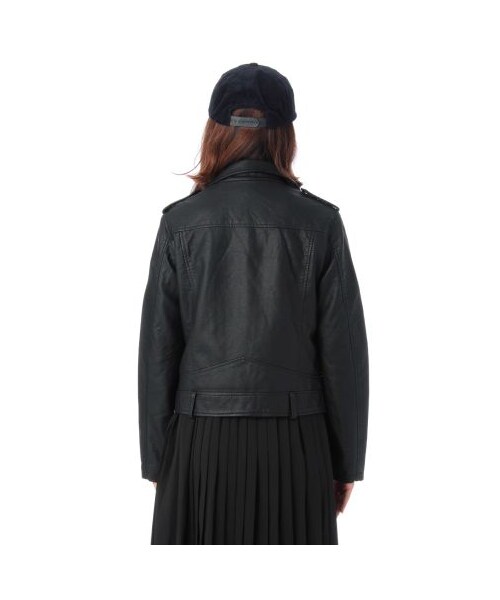 OZOC（オゾック）の「フェイクレザーライダースジャケット（ライダースジャケット・レディース・ブラック/ベージュ系/ネイビー系・M）」の5枚目の写真