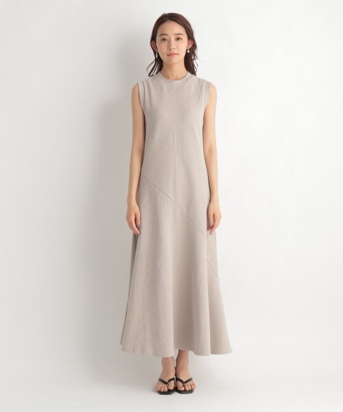 Andemiu（アンデミュウ）の「キリカエノースリーブカットワンピース（ワンピース/ドレス・ブラック/ベージュ）」の17枚目の写真