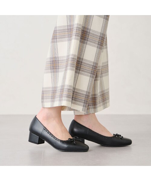 ORiental TRaffic（オリエンタルトラフィック）の「【WEB先行予約】4月下旬発売予定★スクエアトゥステッチリボンパンプス（シューズ・レディース・ベージュ/ブラック/ブラウン）」の15枚目の写真