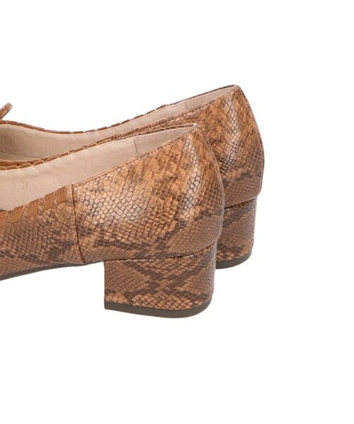 ORiental TRaffic（オリエンタルトラフィック）の「【WEB先行予約】4月下旬発売予定★スクエアトゥステッチリボンパンプス（シューズ・レディース・ベージュ/ブラック/ブラウン）」の11枚目の写真