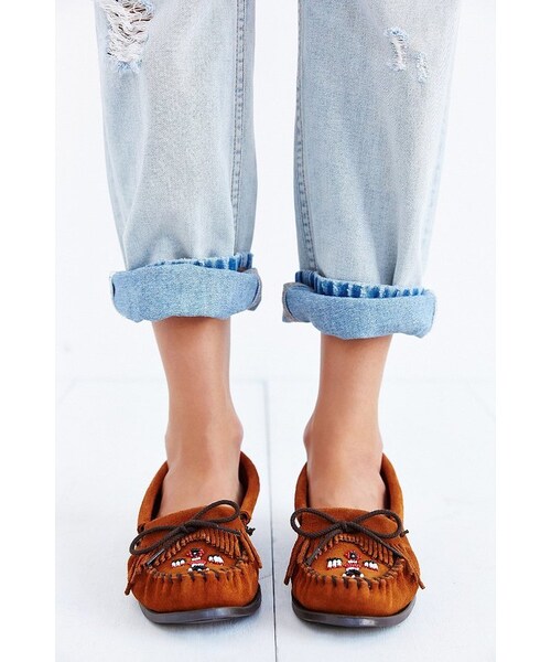 Minnetonka（ミネトンカ）の「Minnetonka Thunderbird Boat-Sole Suede Moccasin（シューズ・レディース・BROWN・8/10/5/6/7/9）」の3枚目の写真
