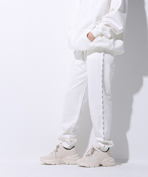 GDC（ジーディーシー）の「LOGO PIPING SWEAT PANTS（パンツ・メンズ・BLACK/WHITE・ONE SIZE）」の6枚目の写真