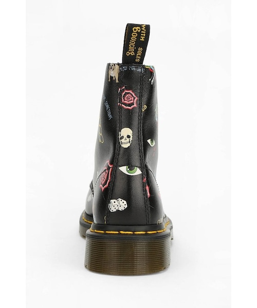Dr. Martens（ドクターマーチン）の「Dr. Martens Tattoo 8-Eye Boot（ブーツ・レディース・BLACK/IVORY・8/10/7/9/6）」の7枚目の写真