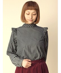 w closet | 先染めストライプ柄肩フリルプルオーバー(トップス)