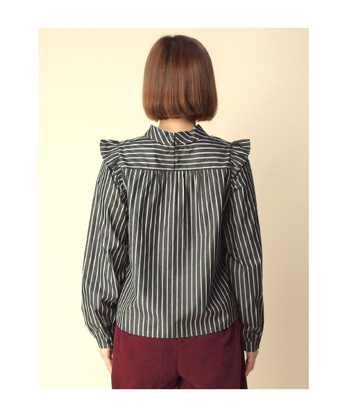 w closet（ダブルクローゼット）の「先染めストライプ柄肩フリルプルオーバー（トップス・レディース・ボルドー/ブラック・FREE）」の5枚目の写真