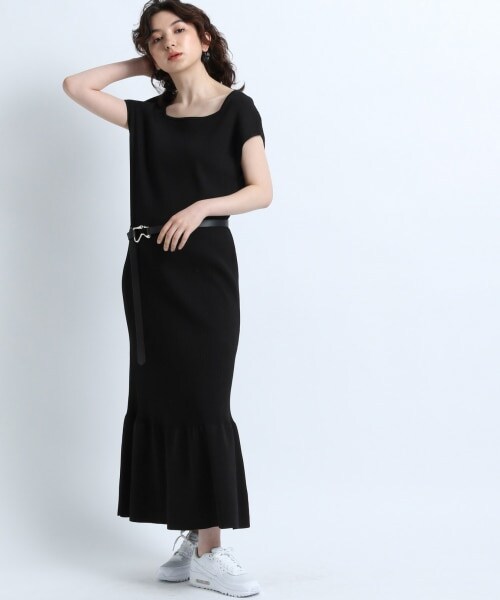 JEANASIS(ジーナシス)の「12G Knit Tiered One-Piece(ワンピース/ドレス・ブラック()/エンジ())」の1枚目の写真