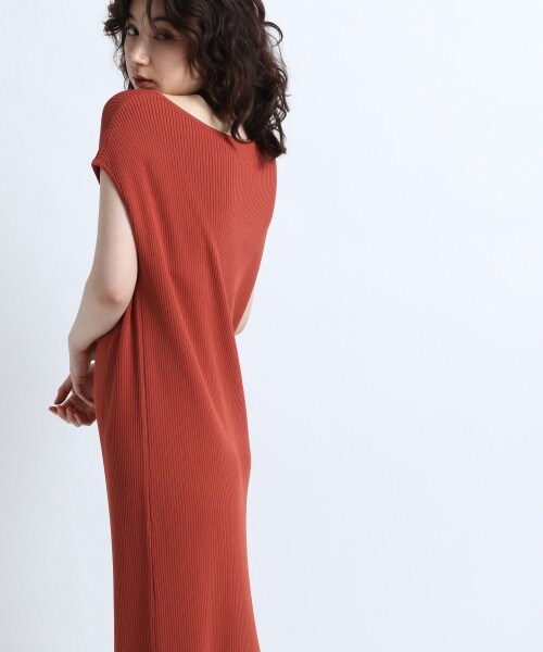JEANASIS(ジーナシス)の「12G Knit Tiered One-Piece(ワンピース/ドレス・ブラック()/エンジ())」の10枚目の写真