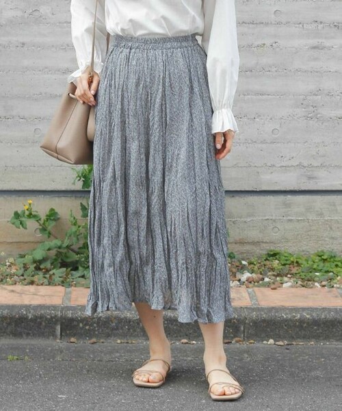 Crisp（クリスプ）の「フラワーワッシャープリーツスカート[c2k2815b]（スカート・レディース・ブラック/ブルー・FREE）」の2枚目の写真